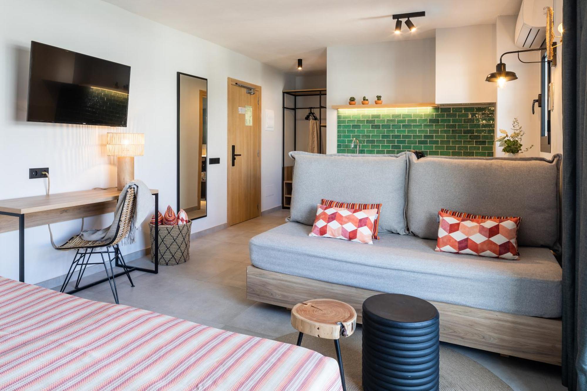 Aparthotel Casita Blanca - Adults Only Sant Antoni de Portmany Екстериор снимка