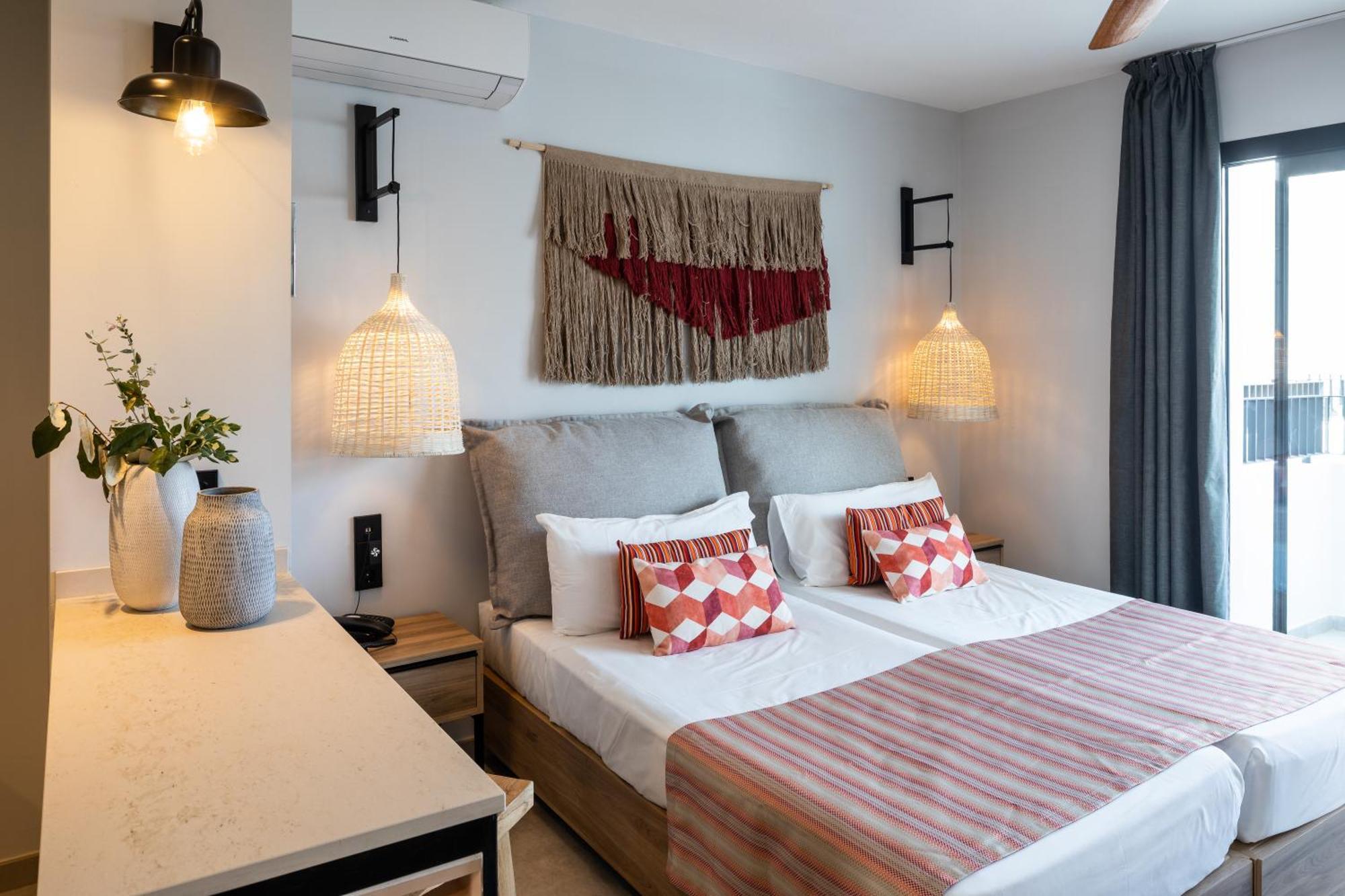 Aparthotel Casita Blanca - Adults Only Sant Antoni de Portmany Екстериор снимка