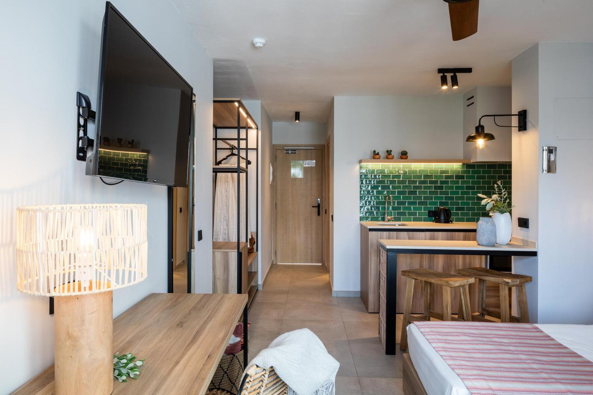 Aparthotel Casita Blanca - Adults Only Sant Antoni de Portmany Екстериор снимка