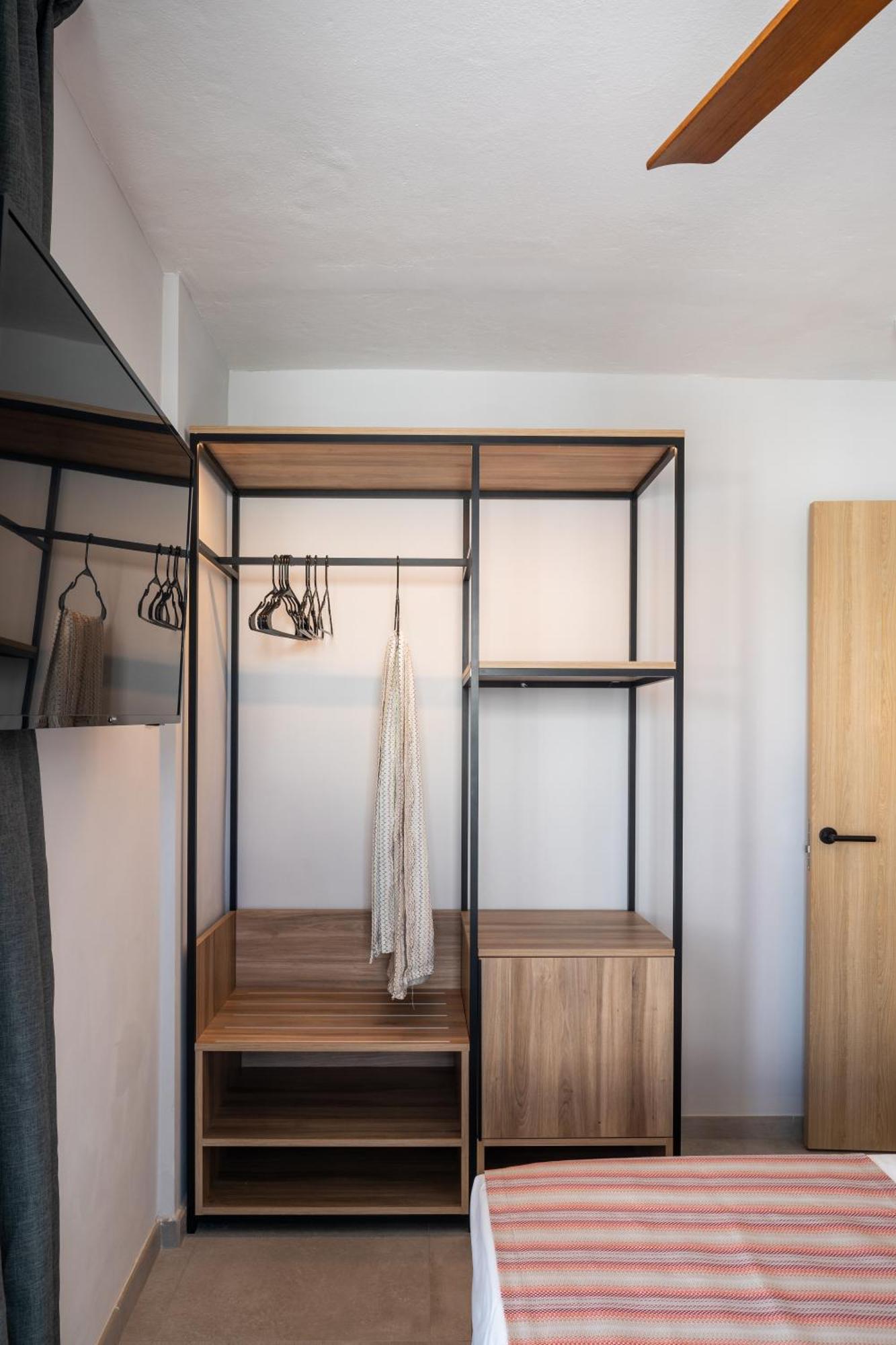 Aparthotel Casita Blanca - Adults Only Sant Antoni de Portmany Екстериор снимка