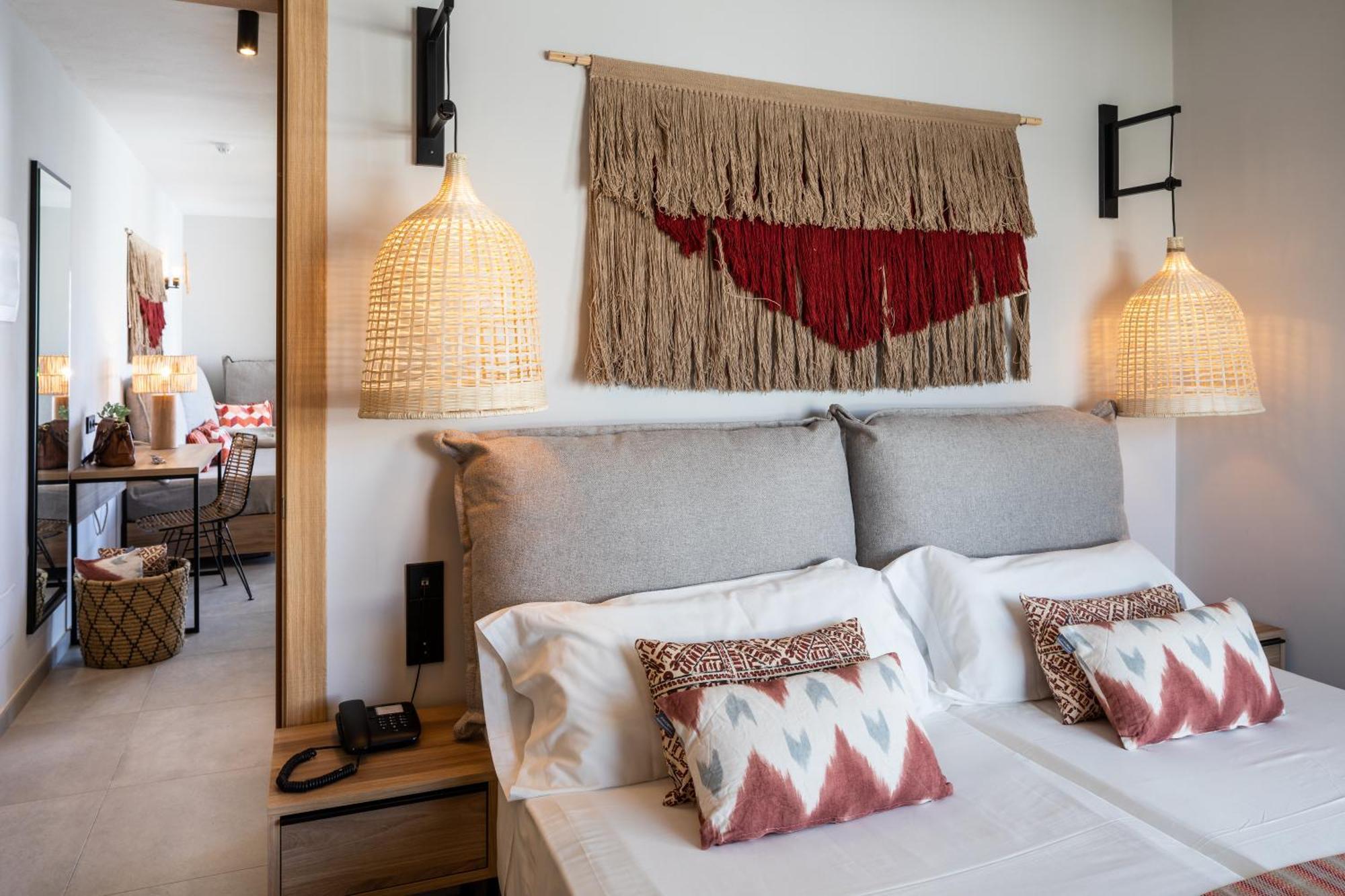 Aparthotel Casita Blanca - Adults Only Sant Antoni de Portmany Екстериор снимка