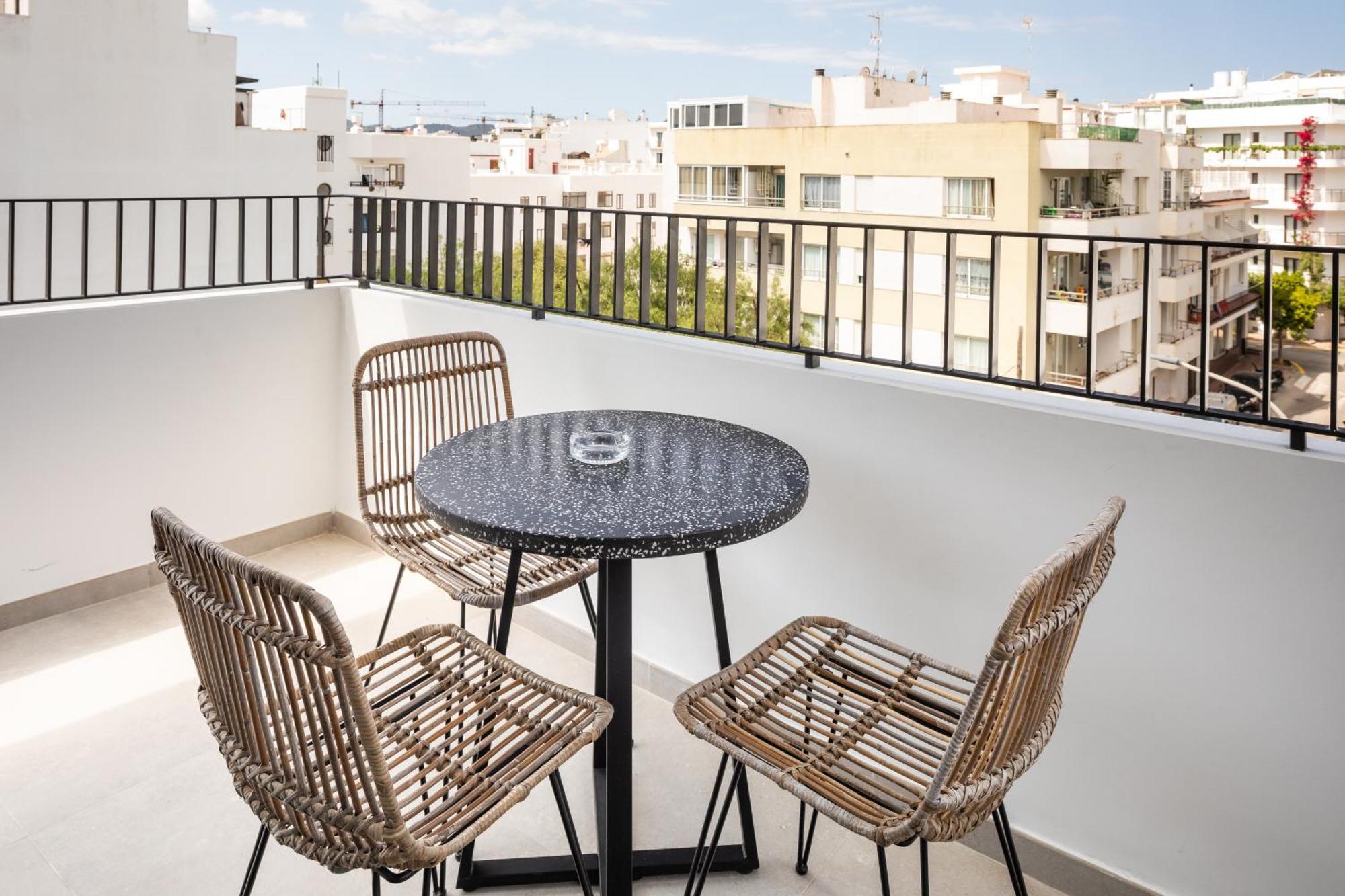 Aparthotel Casita Blanca - Adults Only Sant Antoni de Portmany Екстериор снимка