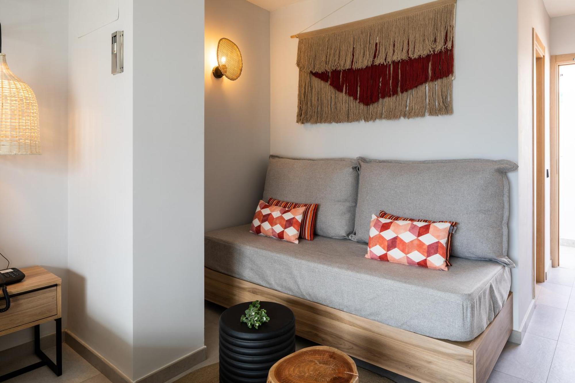 Aparthotel Casita Blanca - Adults Only Sant Antoni de Portmany Екстериор снимка