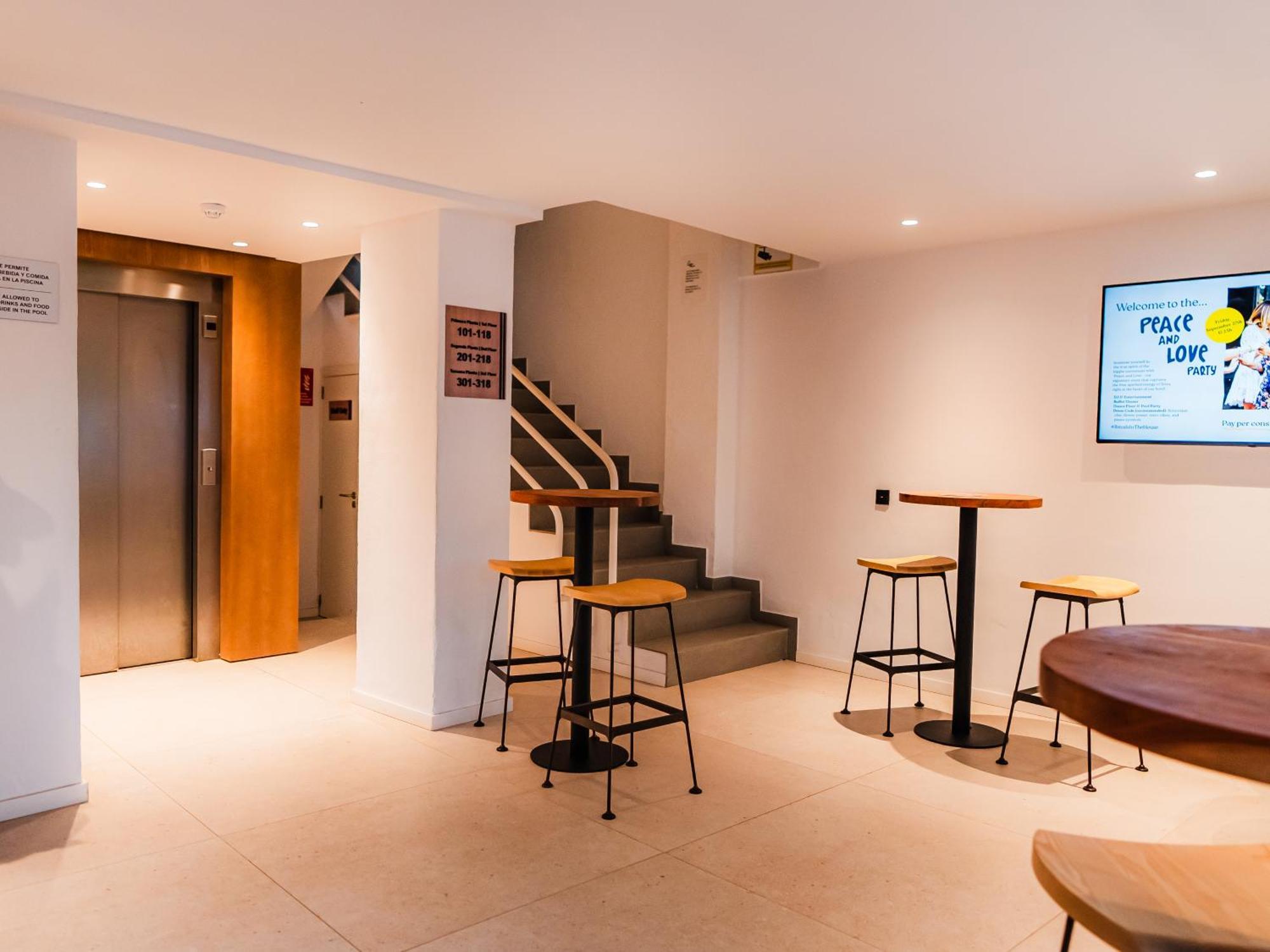 Aparthotel Casita Blanca - Adults Only Sant Antoni de Portmany Екстериор снимка