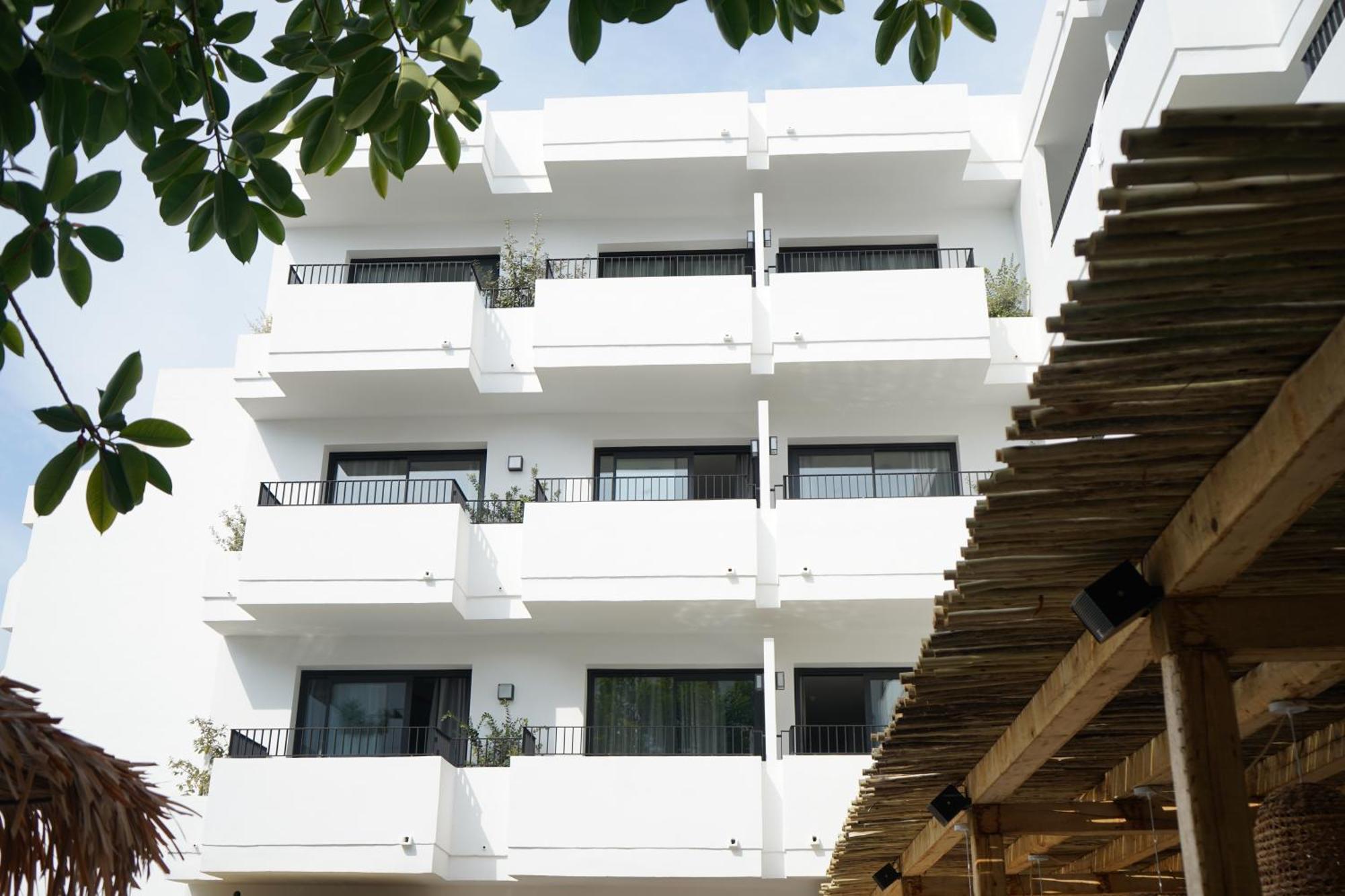 Aparthotel Casita Blanca - Adults Only Sant Antoni de Portmany Екстериор снимка