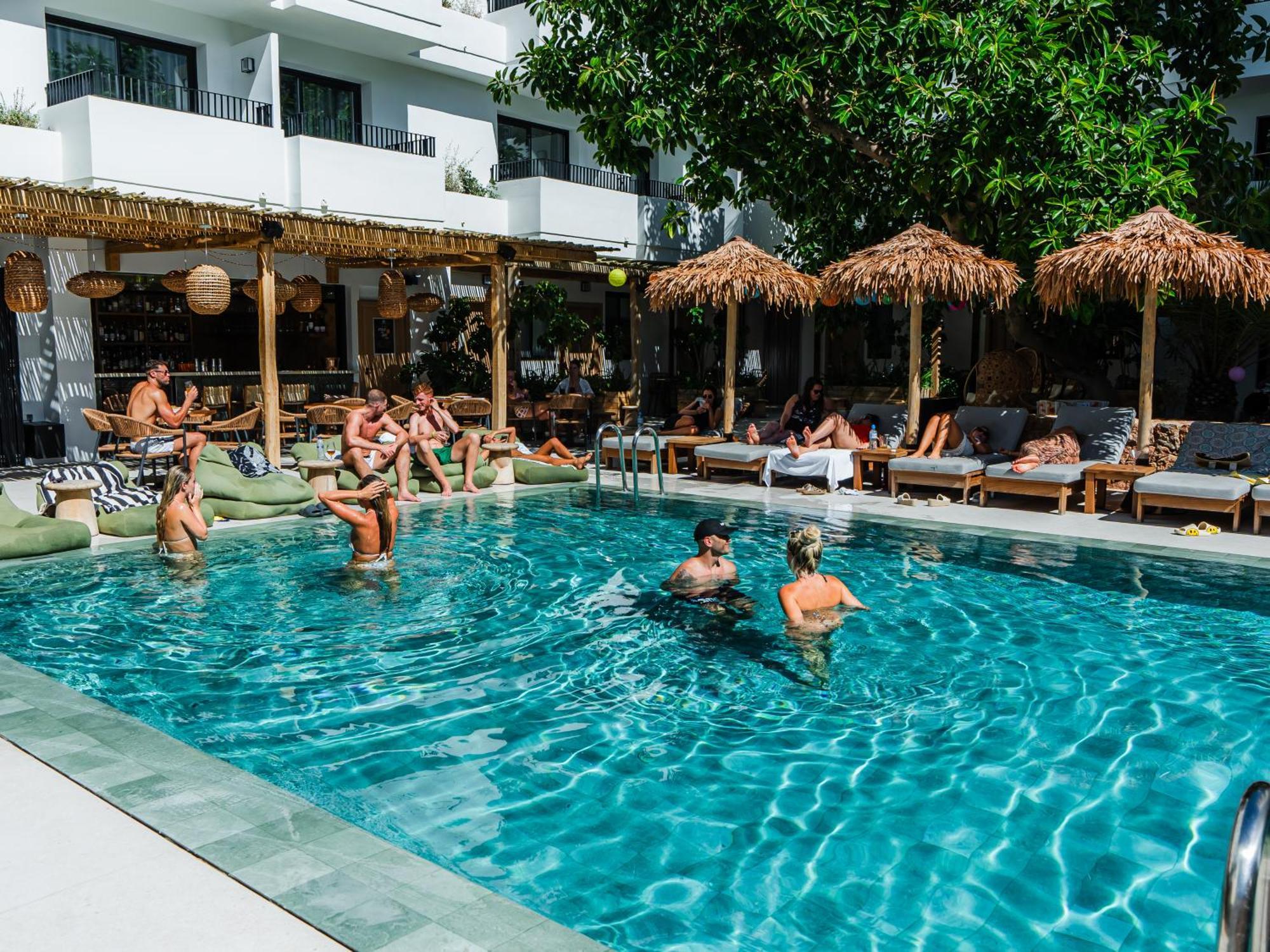Aparthotel Casita Blanca - Adults Only Sant Antoni de Portmany Екстериор снимка