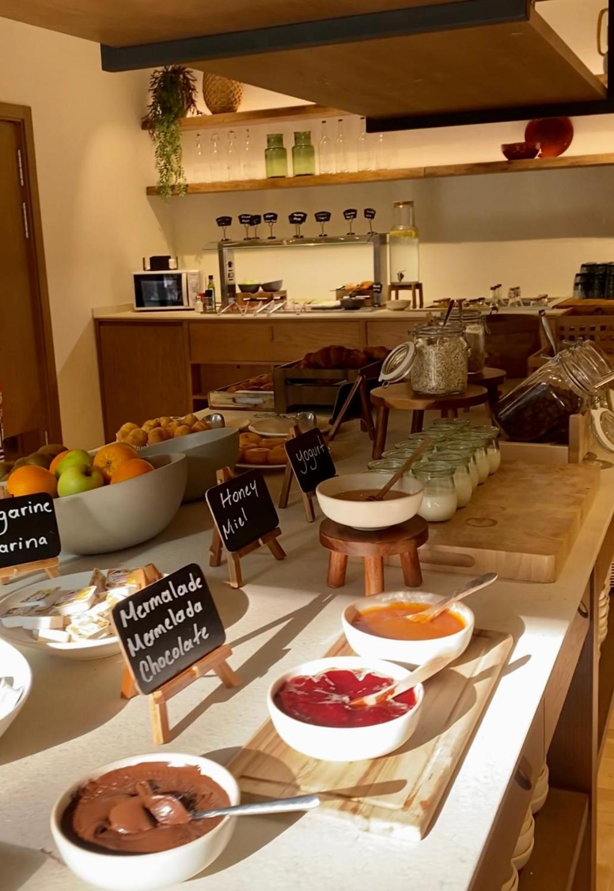 Aparthotel Casita Blanca - Adults Only Sant Antoni de Portmany Екстериор снимка